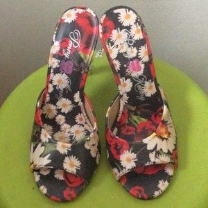 Women’s shoes